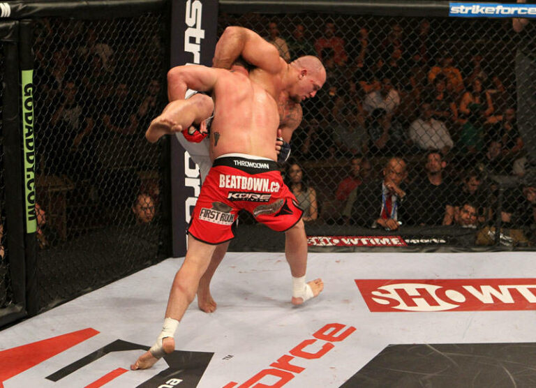 Devin Cole Earns Strikeforce Unanimous Decision Victory - The Dolce Diet