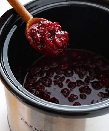 Slow-Cooker-Cranberry-Sauce-100