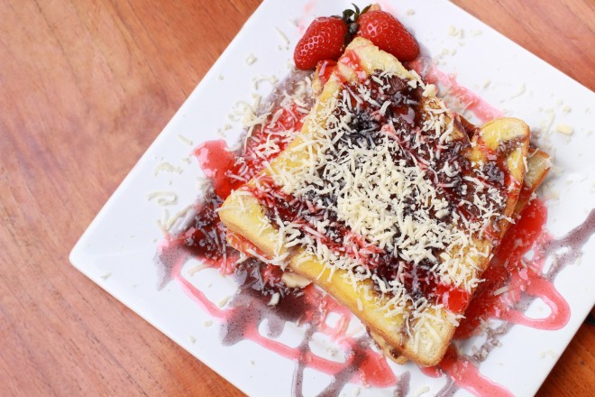 Peanut Butter & Jelly French Toast from The Dolce Diet: Living Lean Cookbook.